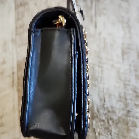 Badgley Mischka Black and Gold Quilted Chain Bag - Picture 9 of 9